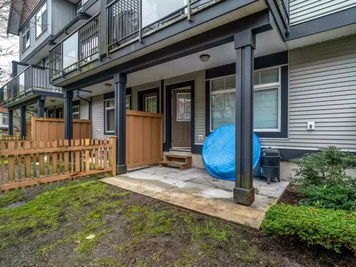Swimming Pool Photo of 146 6299 144 Street, Surrey, BC