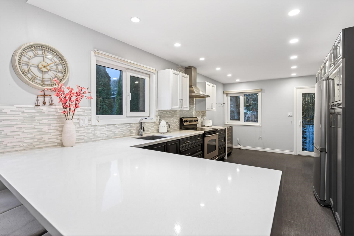 Breakfast Nook Photo of 1614 Lynn Valley Road, North Vancouver, BC