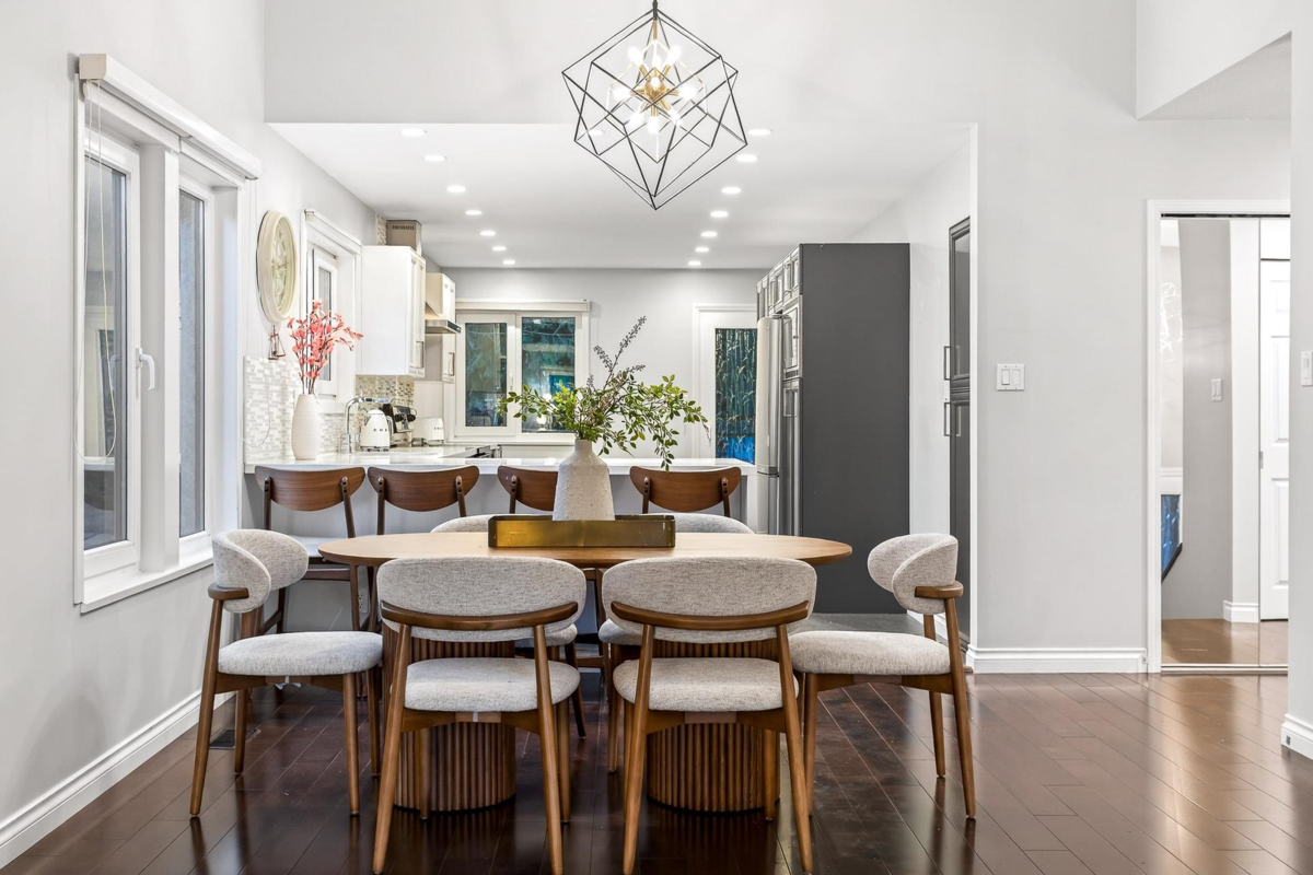 Pantry Photo of 1614 Lynn Valley Road, North Vancouver, BC