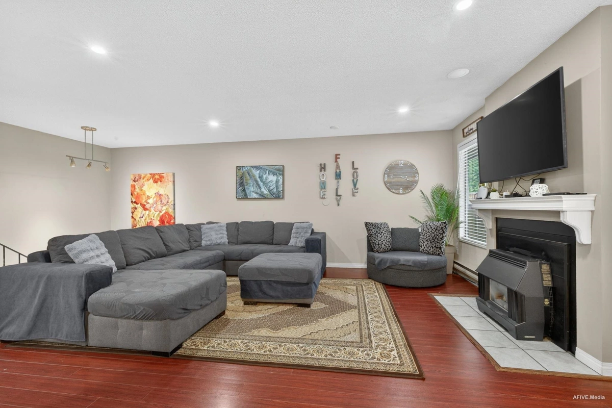 Bedroom 2 Photo of 15 2998 Mouat Drive, Abbotsford, BC