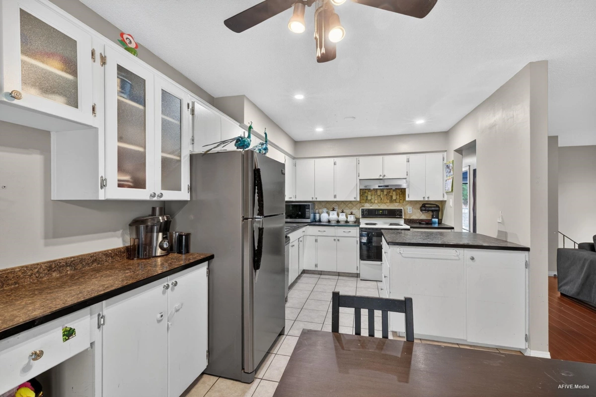 Guest Bathroom Photo of 15 2998 Mouat Drive, Abbotsford, BC