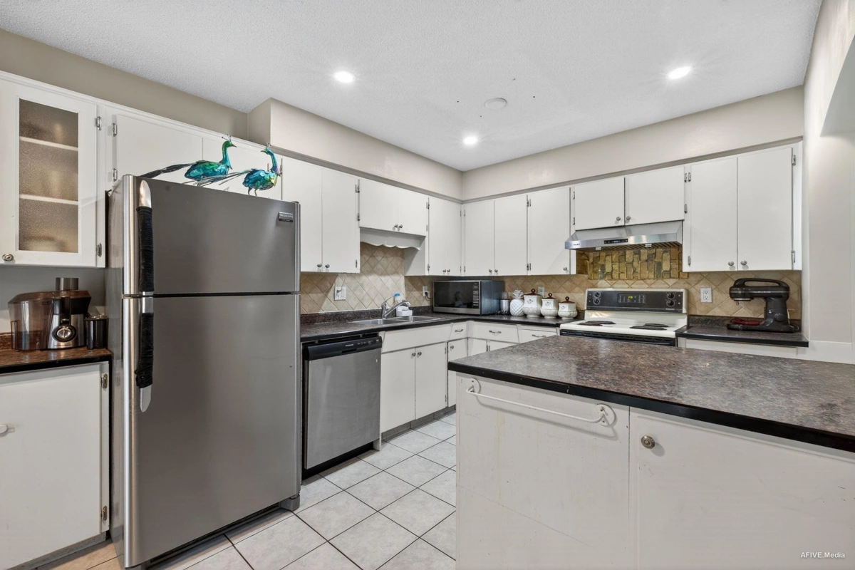 Powder Room Photo of 15 2998 Mouat Drive, Abbotsford, BC