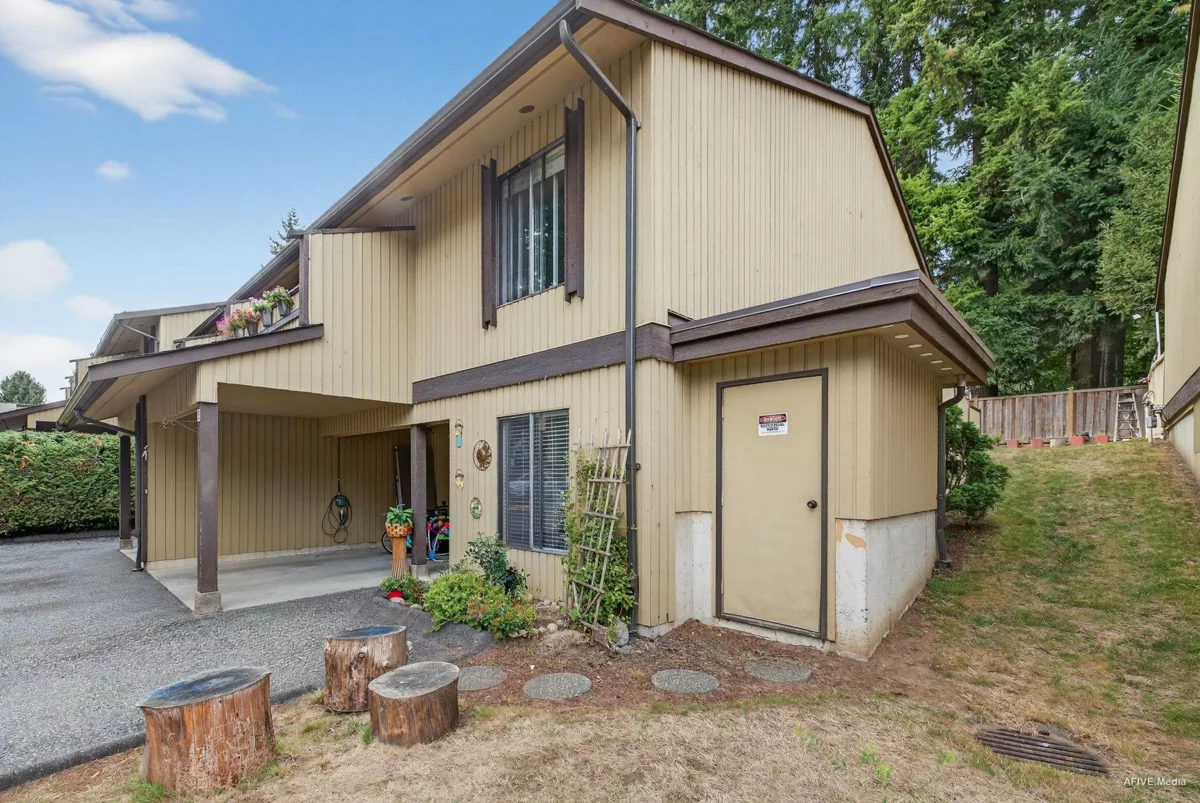 Staircase Photo of 15 2998 Mouat Drive, Abbotsford, BC