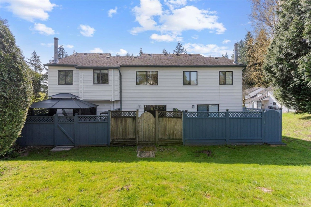 Backyard Photo of 14 6609 138 Street, Surrey, BC