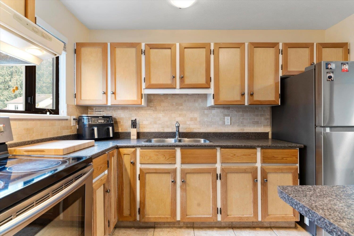 Breakfast Nook Photo of 14 6609 138 Street, Surrey, BC