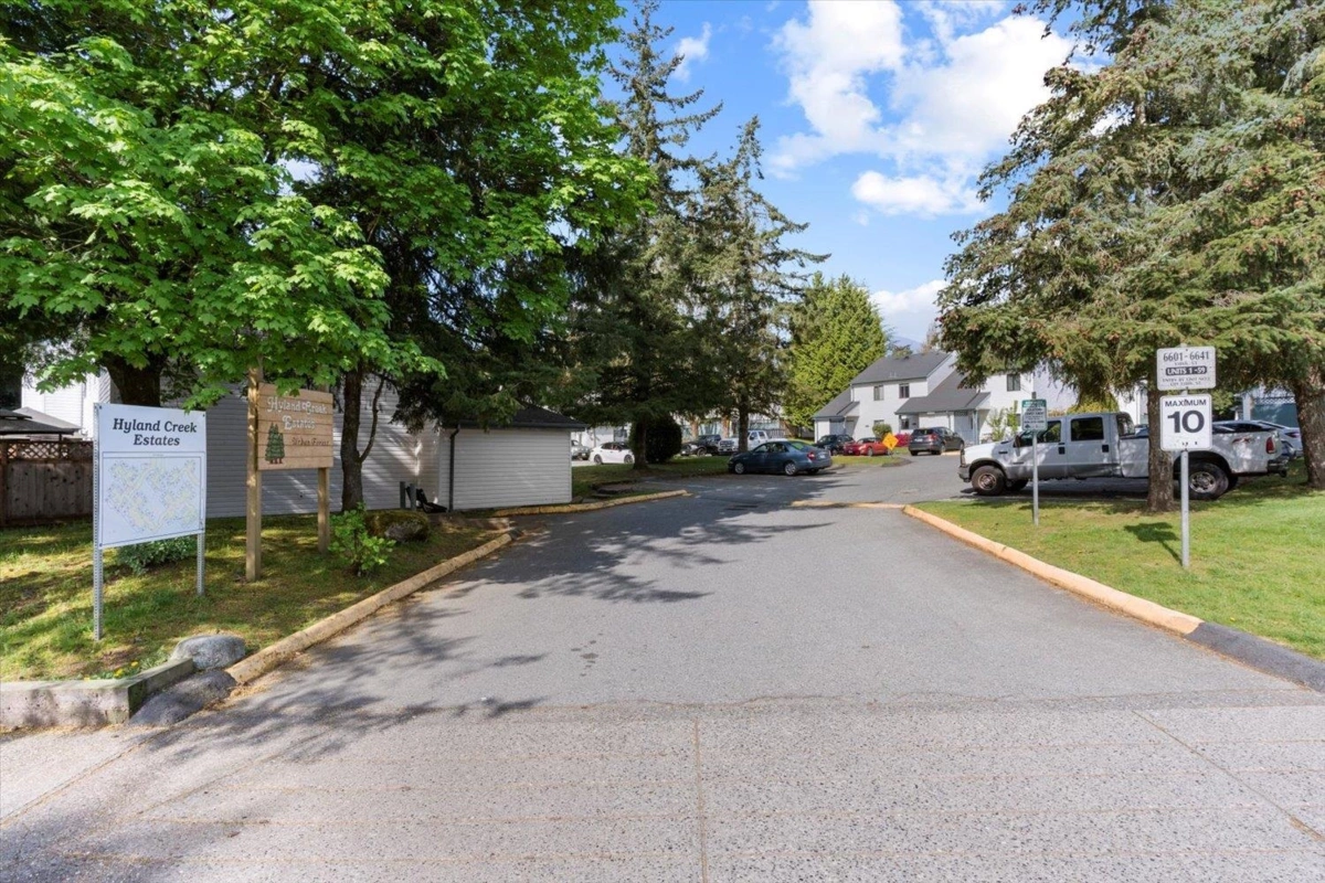 Staircase Photo of 14 6609 138 Street, Surrey, BC