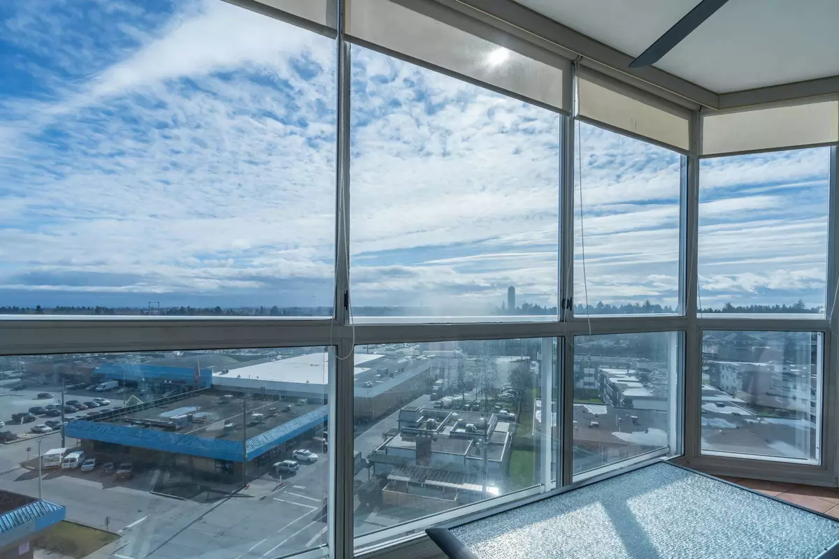 Kitchen Island Photo of 1001 11881 88 Avenue, Delta, BC