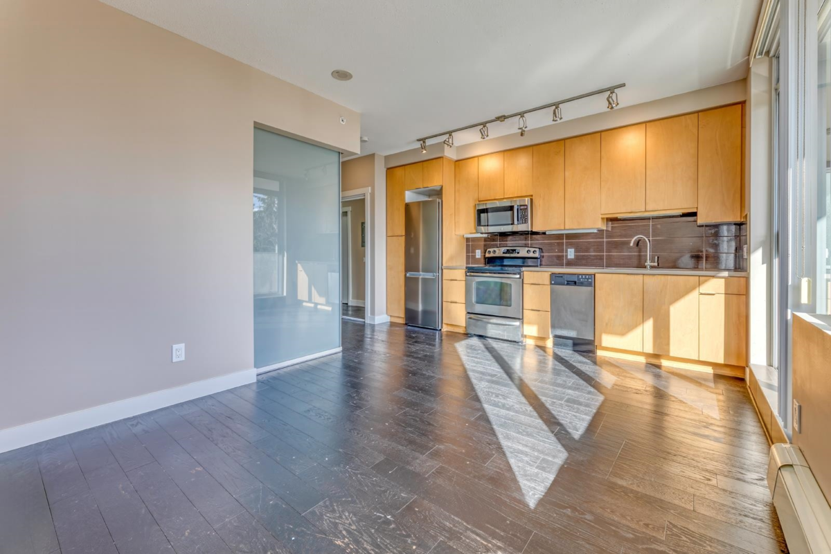 Kitchen Island Photo of 507 9025 Highland Court, Burnaby, BC