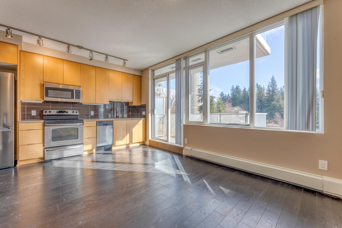 Kitchen Photo of 507 9025 Highland Court, Burnaby, BC