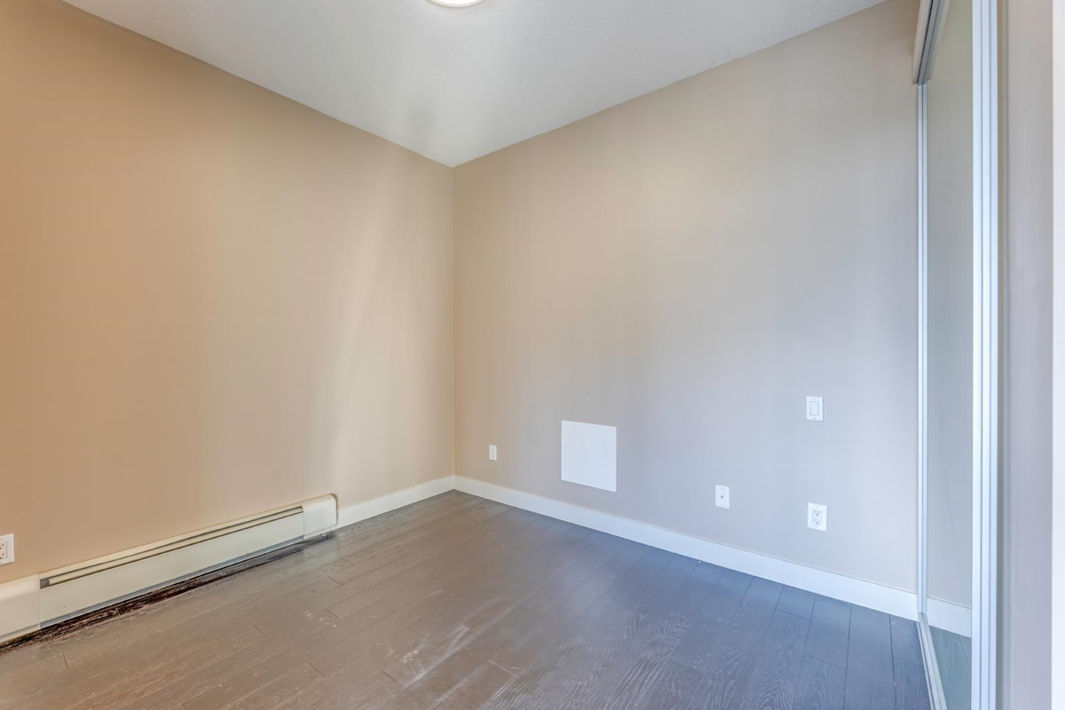 Primary Bathroom Photo of 507 9025 Highland Court, Burnaby, BC