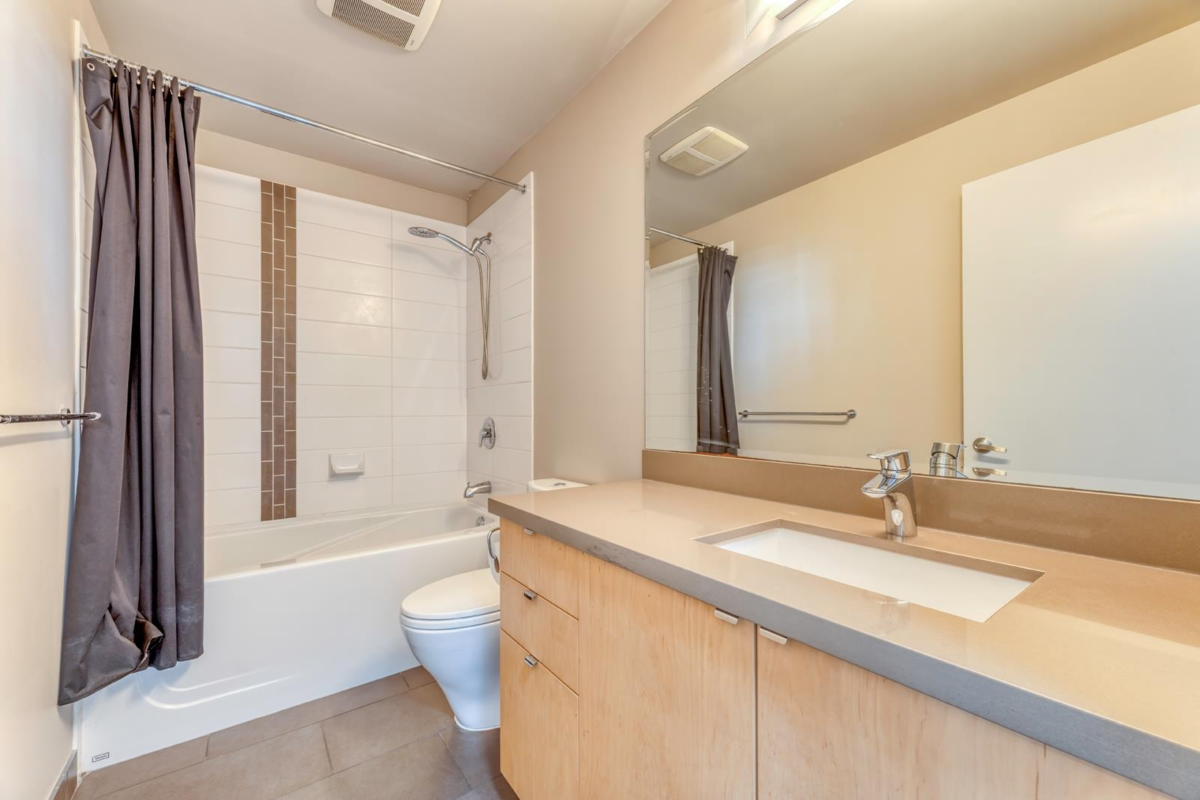 Walk-In Closet Photo of 507 9025 Highland Court, Burnaby, BC