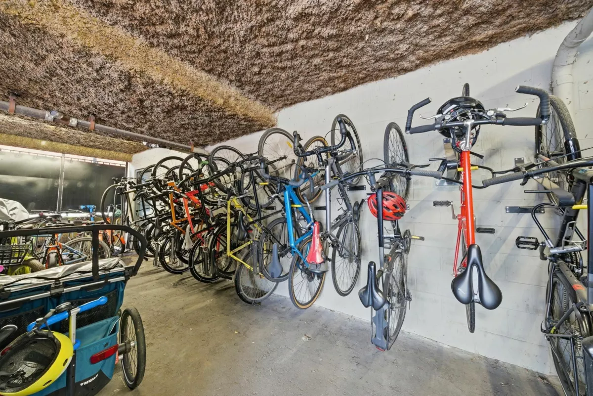 Front Yard Photo of 203 555 E 8th Avenue, Vancouver, BC