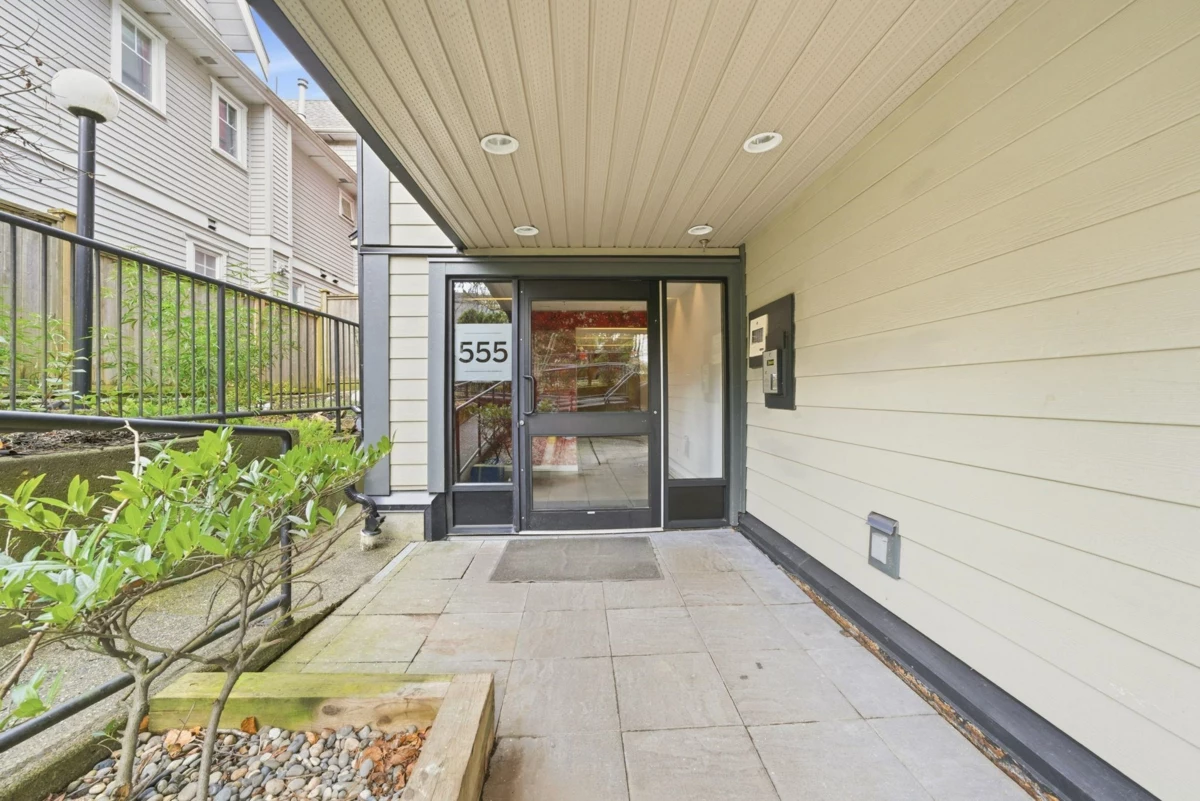 Hallway Photo of 203 555 E 8th Avenue, Vancouver, BC