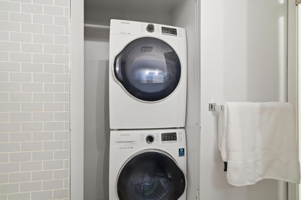Laundry Room Photo of 203 555 E 8th Avenue, Vancouver, BC