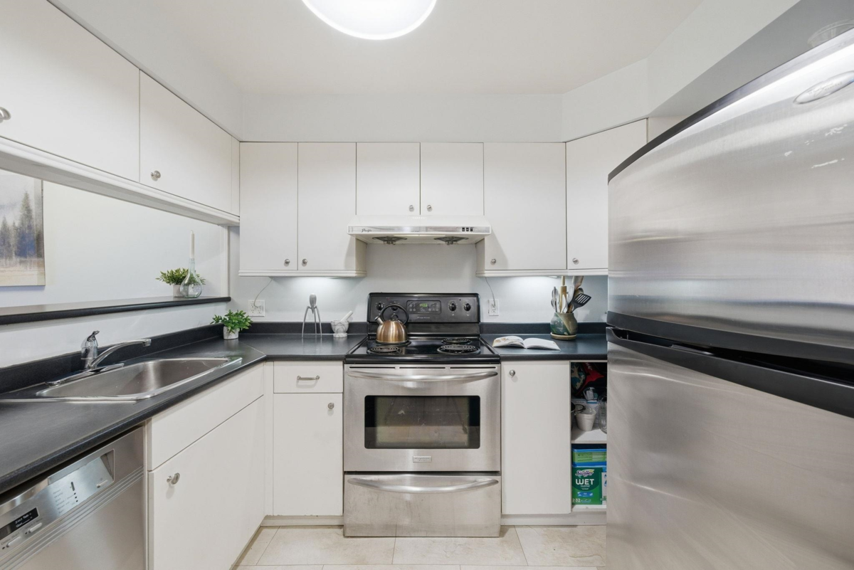 Primary Bedroom Photo of 203 555 E 8th Avenue, Vancouver, BC