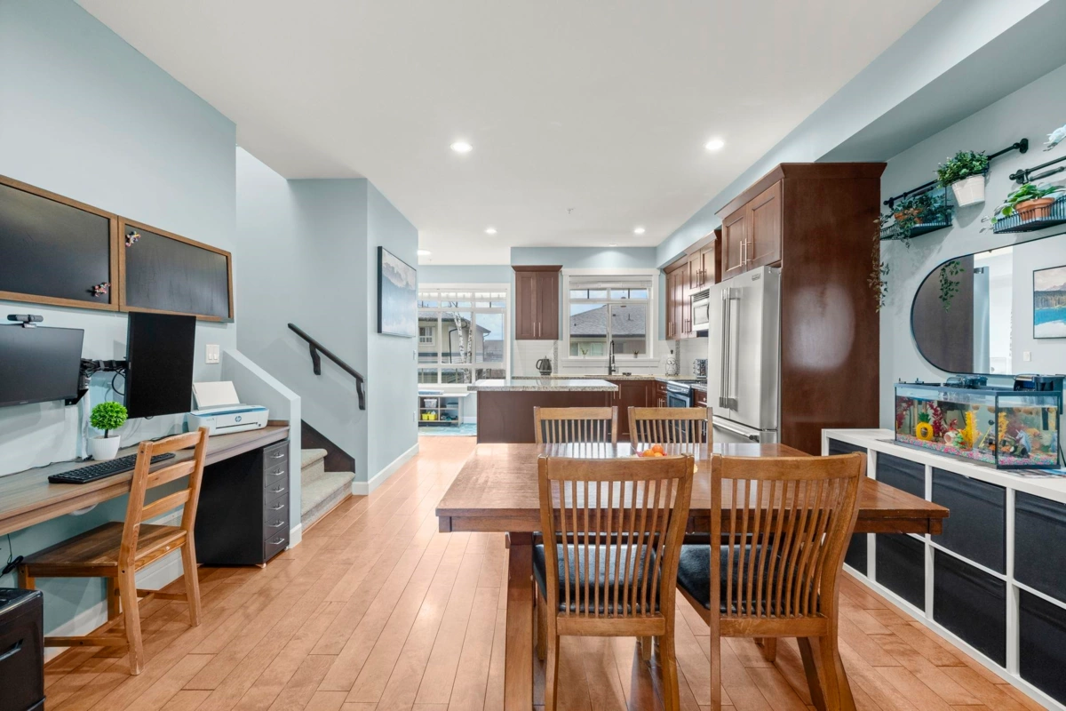 Breakfast Nook Photo of 5 13771 232a Street, Maple Ridge, BC