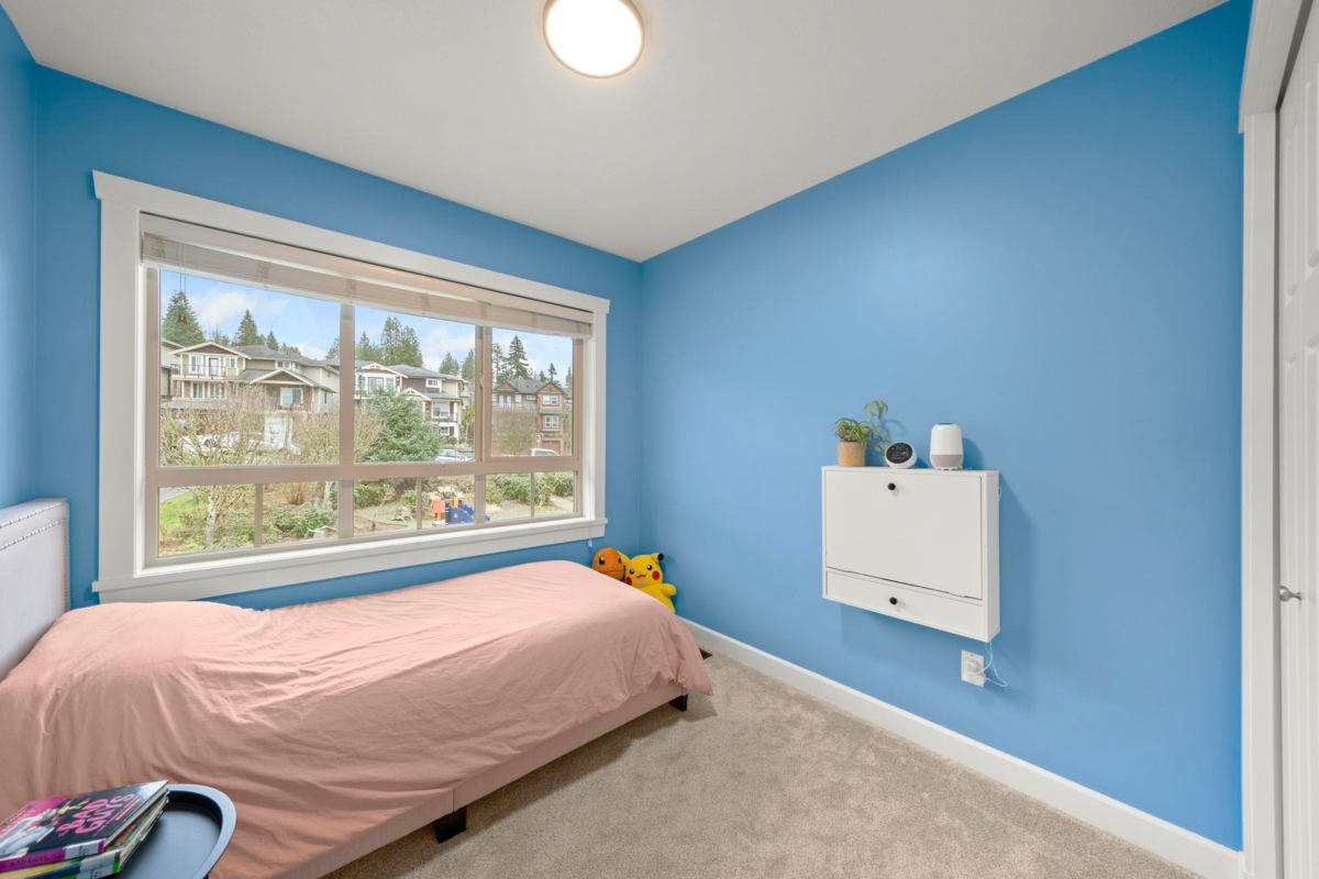 Entry Foyer Photo of 5 13771 232a Street, Maple Ridge, BC