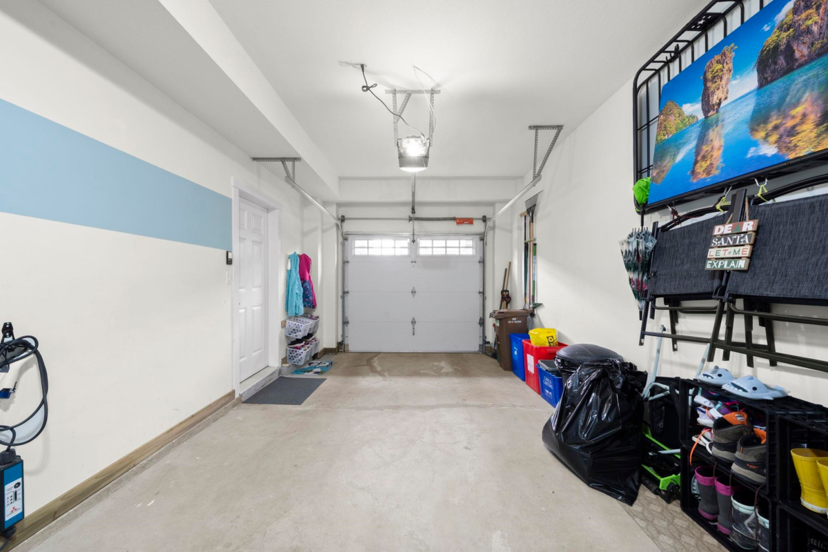 Garage Interior Photo of 5 13771 232a Street, Maple Ridge, BC