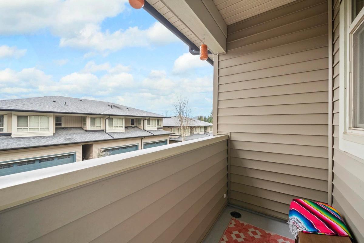Guest Bathroom Photo of 5 13771 232a Street, Maple Ridge, BC
