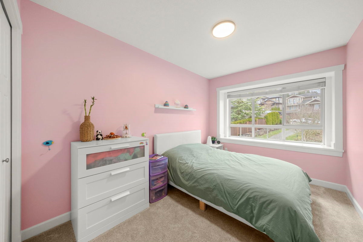 Hallway Photo of 5 13771 232a Street, Maple Ridge, BC