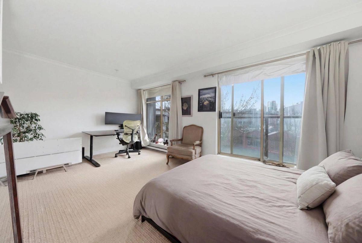 Breakfast Nook Photo of 543 1515 W 2nd Avenue, Vancouver, BC