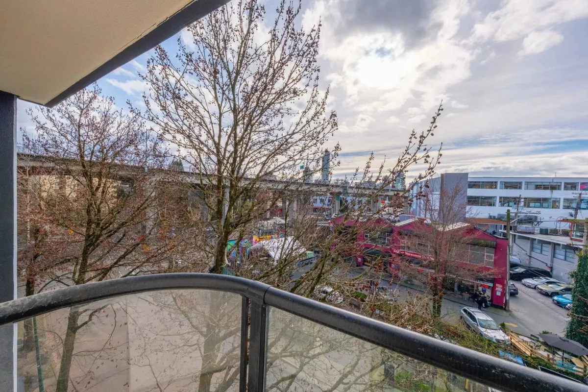 Entry Foyer Photo of 543 1515 W 2nd Avenue, Vancouver, BC