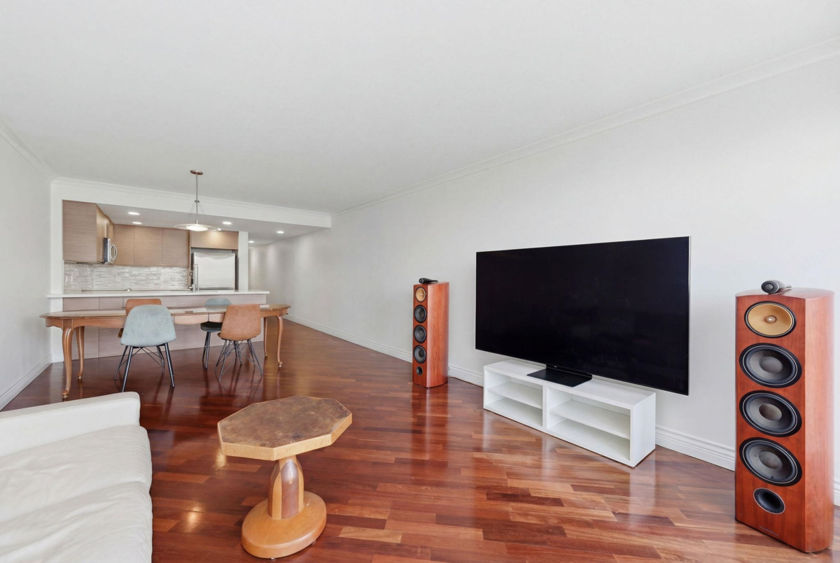 Laundry Room Photo of 543 1515 W 2nd Avenue, Vancouver, BC