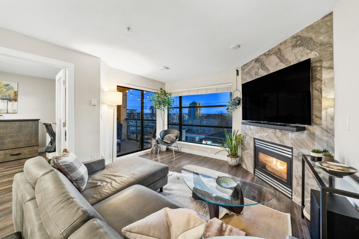 Kitchen Island Photo of 410 124 W 3rd Street, North Vancouver, BC