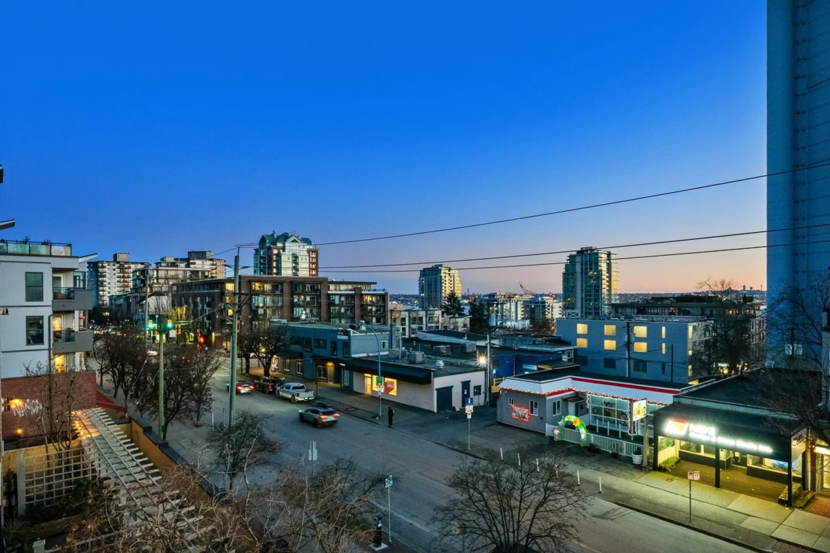 Powder Room Photo of 410 124 W 3rd Street, North Vancouver, BC