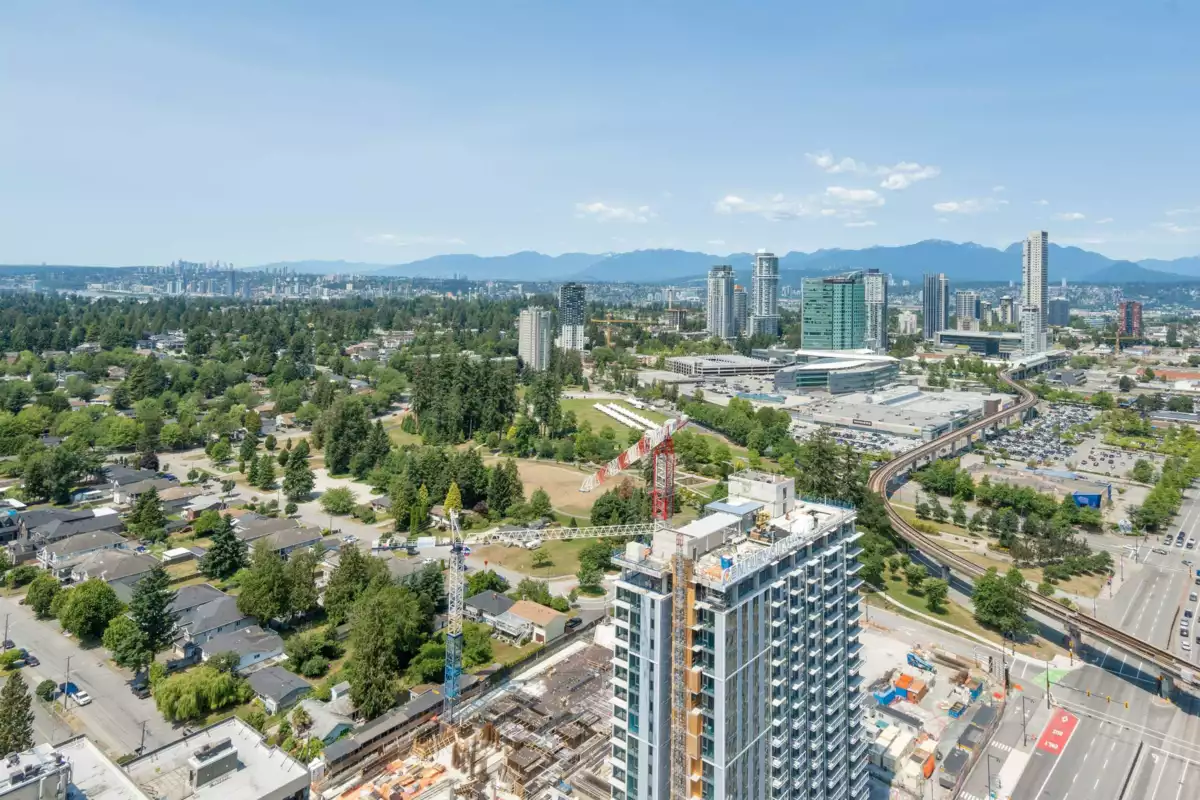 Entry Foyer Photo of 3803 13615 Fraser Highway, Surrey, BC