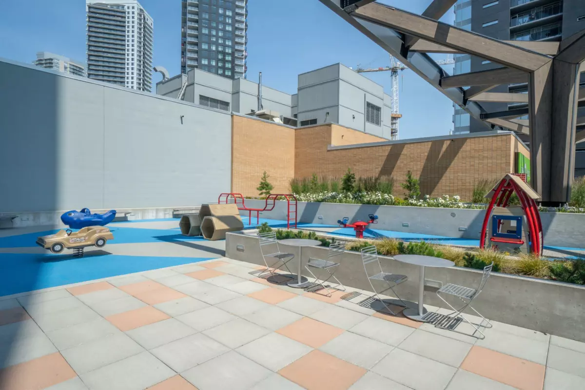 Garden / Landscaping Photo of 3803 13615 Fraser Highway, Surrey, BC