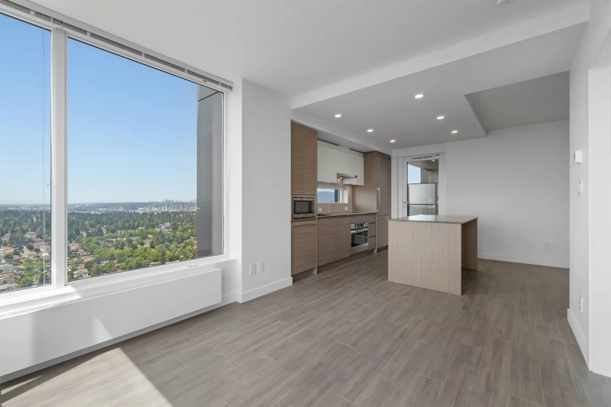 Primary Bathroom Photo of 3803 13615 Fraser Highway, Surrey, BC