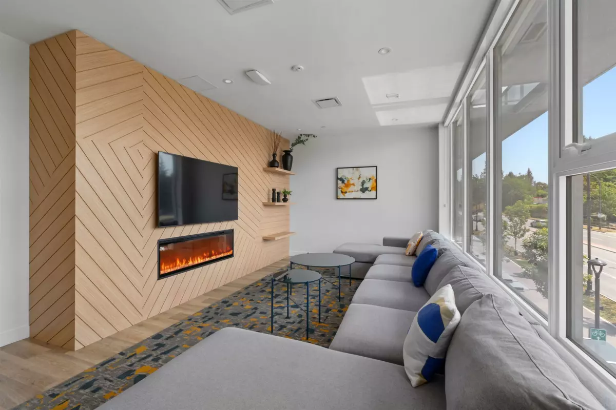 Staircase Photo of 3803 13615 Fraser Highway, Surrey, BC