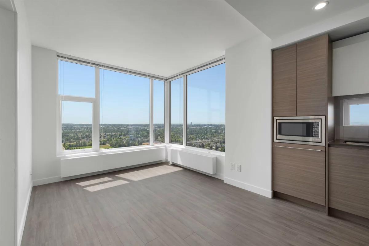 Walk-In Closet Photo of 3803 13615 Fraser Highway, Surrey, BC