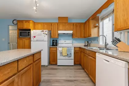1566 Canterbury Drive, Agassiz, BC, Agassiz — Single Family Residence for sale