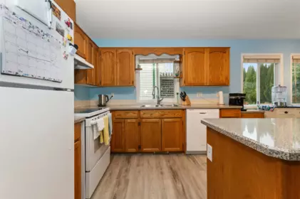 1566 Canterbury Drive, Agassiz, BC, Agassiz — Single Family Residence for sale