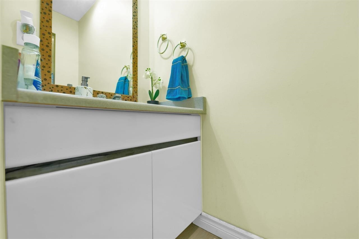 Breakfast Nook Photo of 33 3075 Trethewey Street, Abbotsford, BC