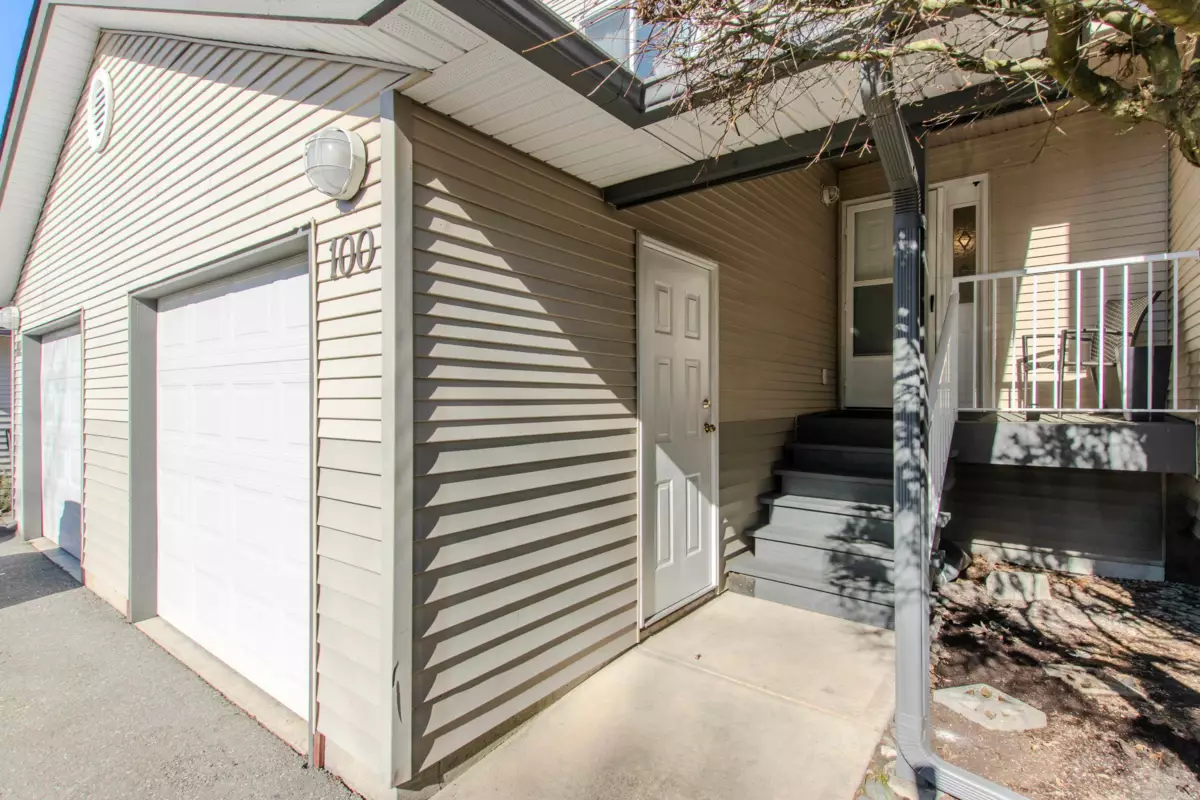 Laundry Room Photo of 100 39920 Government Road, Squamish, BC