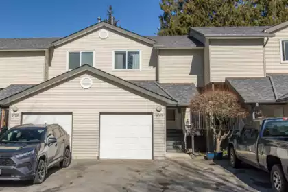 Front exterior of 100 39920 Government Road, Squamish, BC