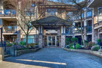 Backyard Photo of 214 15195 36 Avenue, Surrey, BC