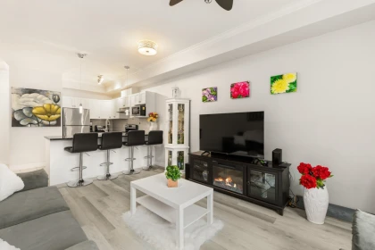 Kitchen Photo of 104 17769 57 Avenue, Surrey, BC