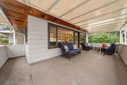 Breakfast Nook Photo of 3990 Delbrook Avenue, North Vancouver, BC