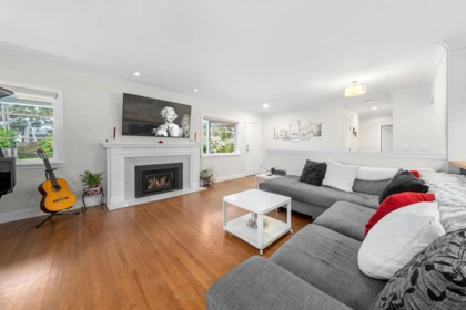 Kitchen Island Photo of 3990 Delbrook Avenue, North Vancouver, BC