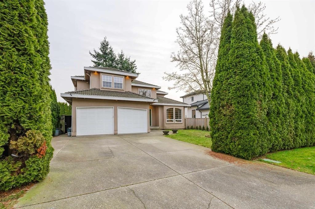 Living Room Photo of 11076 84 Avenue, Delta, BC