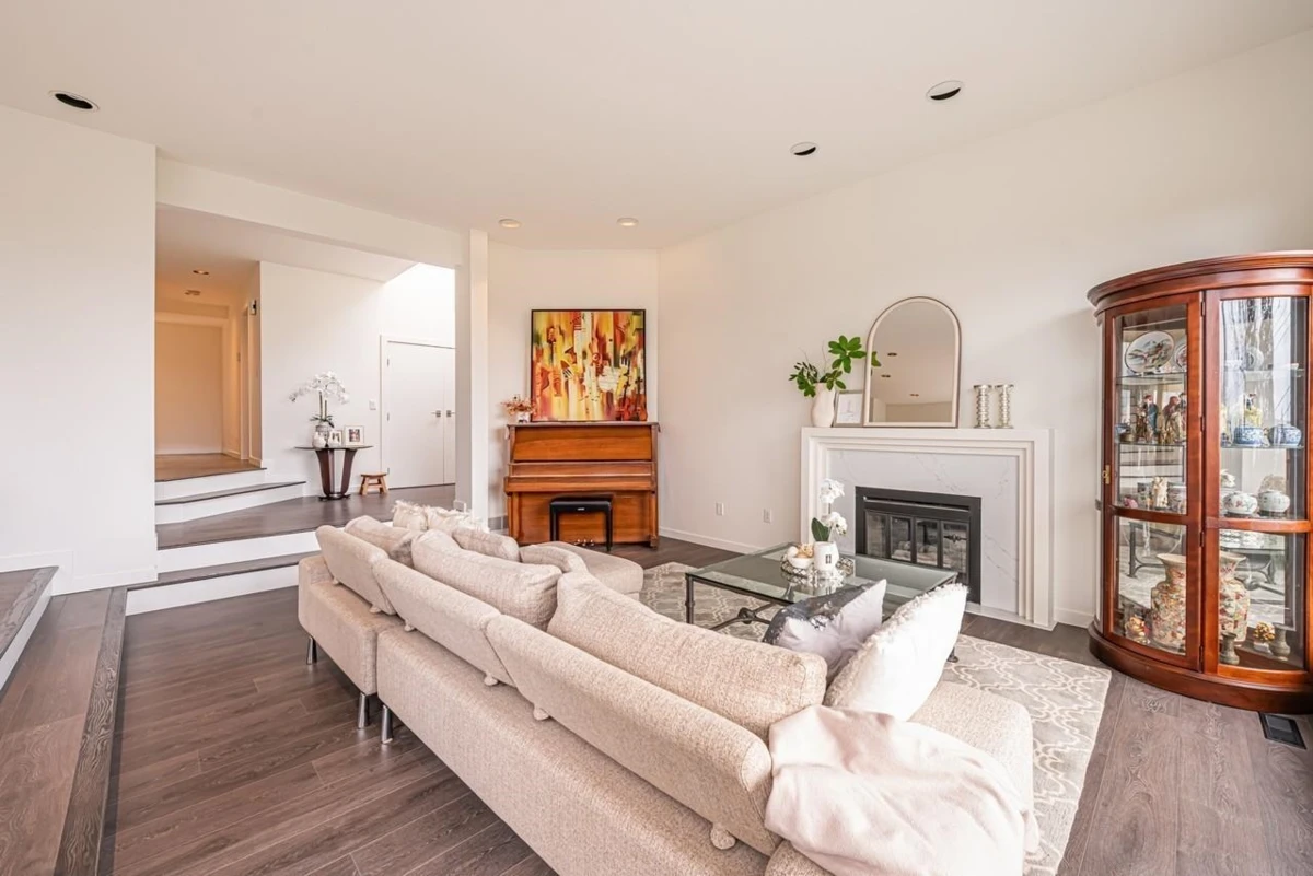 Dining Area Photo of 2135 Lawson Avenue, West Vancouver, BC
