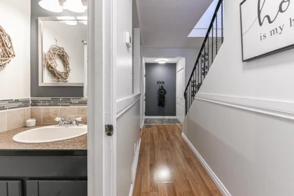 Breakfast Nook Photo of 9 32870 Bevan Way, Abbotsford, BC