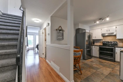 Kitchen Island Photo of 9 32870 Bevan Way, Abbotsford, BC