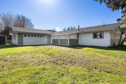45135 Deans Avenue, Chilliwack, BC, Chilliwack — Single Family Residence for sale