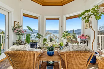 Kitchen Island Photo of 1128 Twin Isle Drive, Gibsons, BC