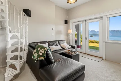 Loft / Bonus Room Photo of 1128 Twin Isle Drive, Gibsons, BC
